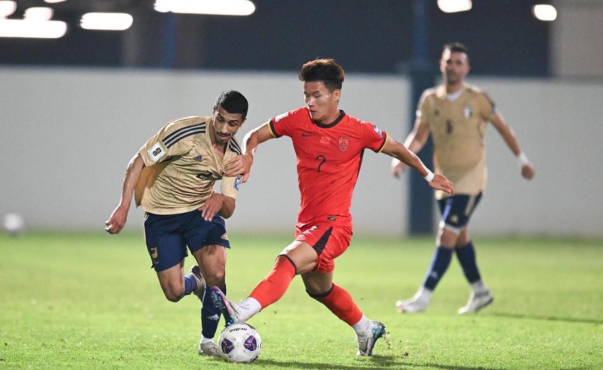 赛前体能课后,巴西国家队远射贴柱备战世预赛,管理层满意,数据层面出现新趋势(足球进攻最强的阵型) 赛前体能课后,巴西国家队远射贴柱备战世预赛,管理层满意,数据层面出现新趋势(足球进攻最强的阵型)