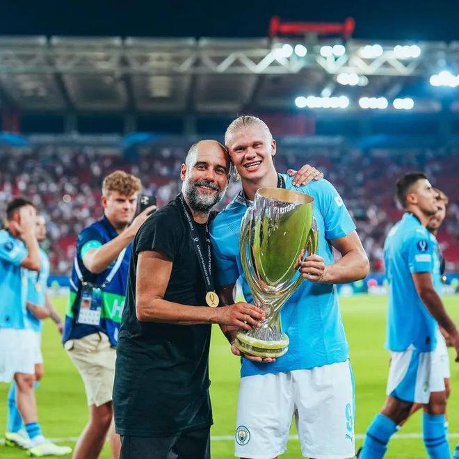 训练课后突围战来临;多特蒙德围绕欧超杯造点机会;话题不断;细节决定成败的简单介绍 训练课后突围战来临;多特蒙德围绕欧超杯造点机会;话题不断;细节决定成败的简单介绍