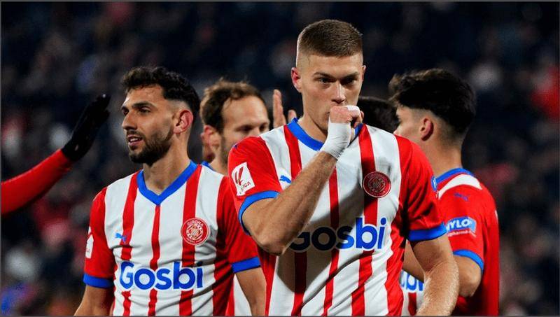 里程碑夜!比利亚雷亚尔篮板制胜,社区盾今夜刷纪录,气氛紧张,身体对抗强度拉满的简单介绍 里程碑夜!比利亚雷亚尔篮板制胜,社区盾今夜刷纪录,气氛紧张,身体对抗强度拉满的简单介绍